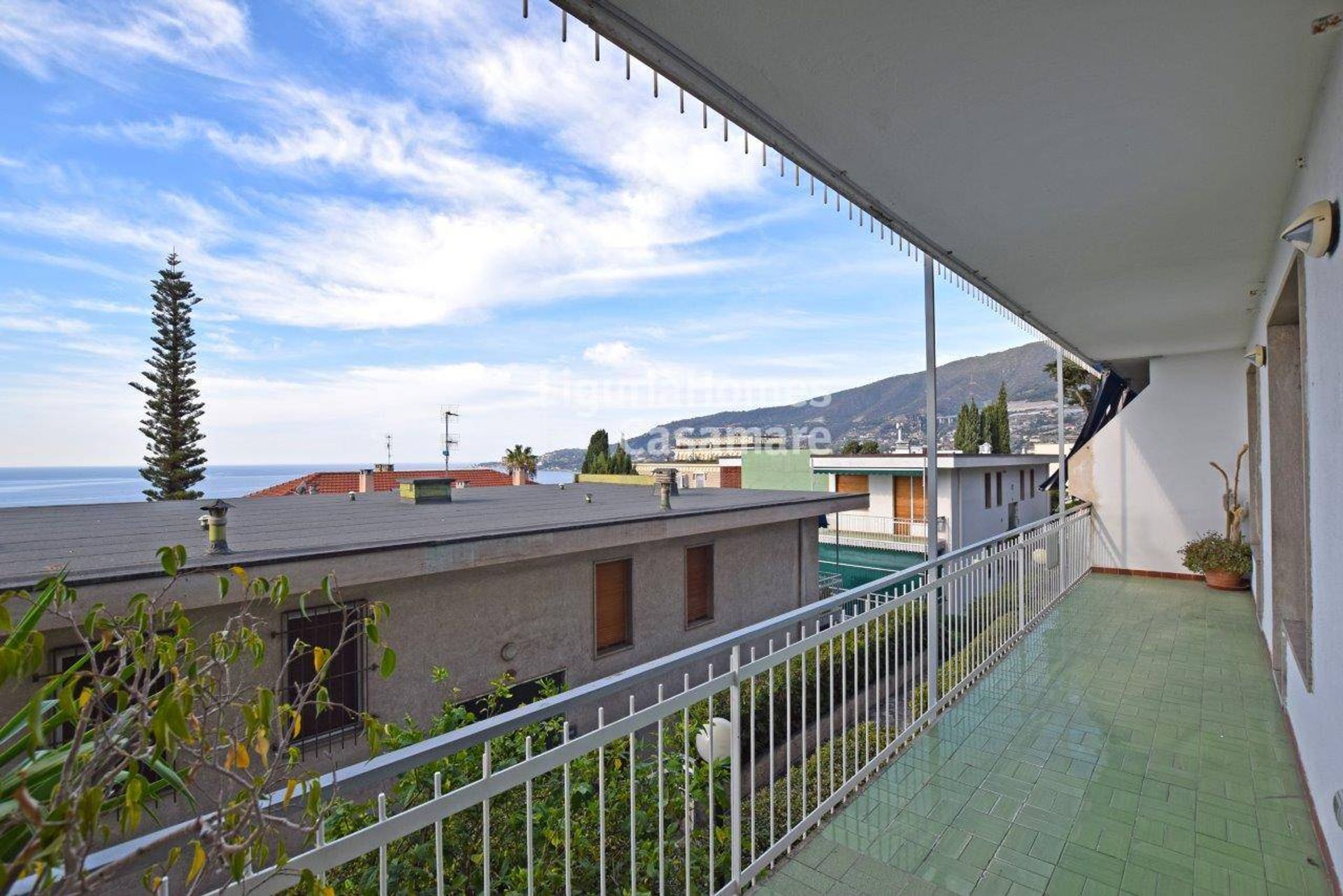 Condominio en Ospedaletti, Liguria 10998467