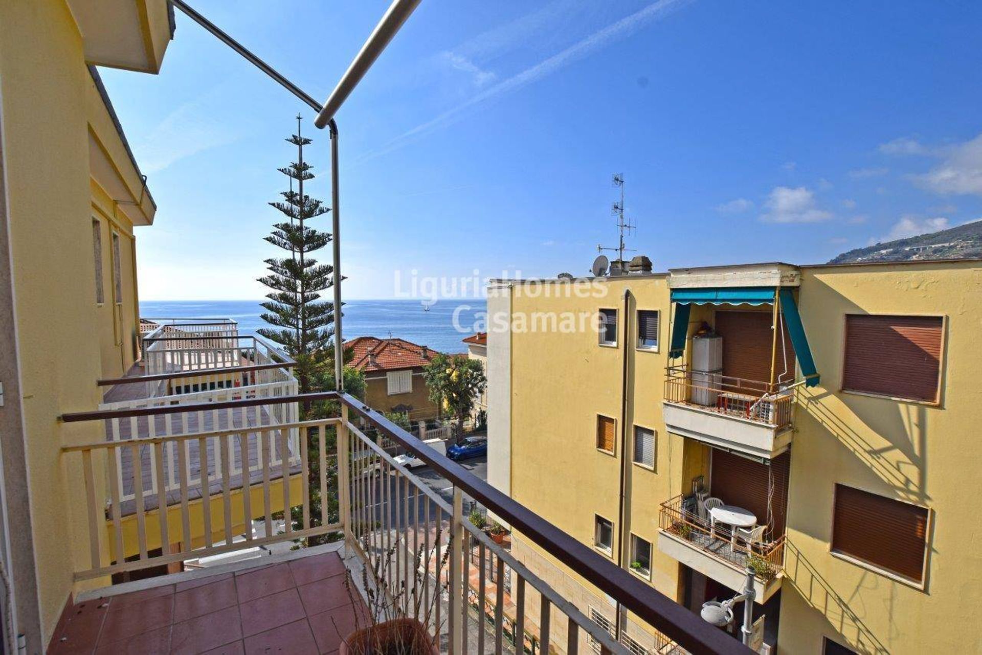 Condominium in Ospedaletti, Liguria 10998471