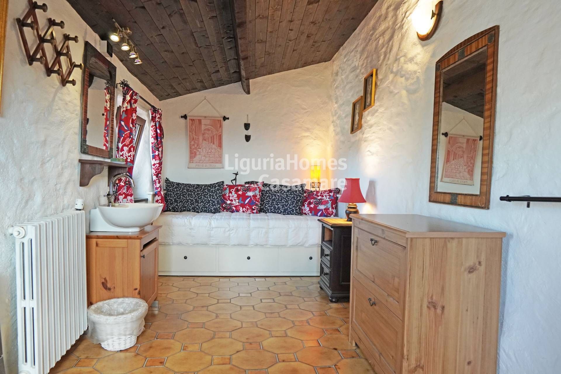 casa en Chiusanico, Liguria 10998493