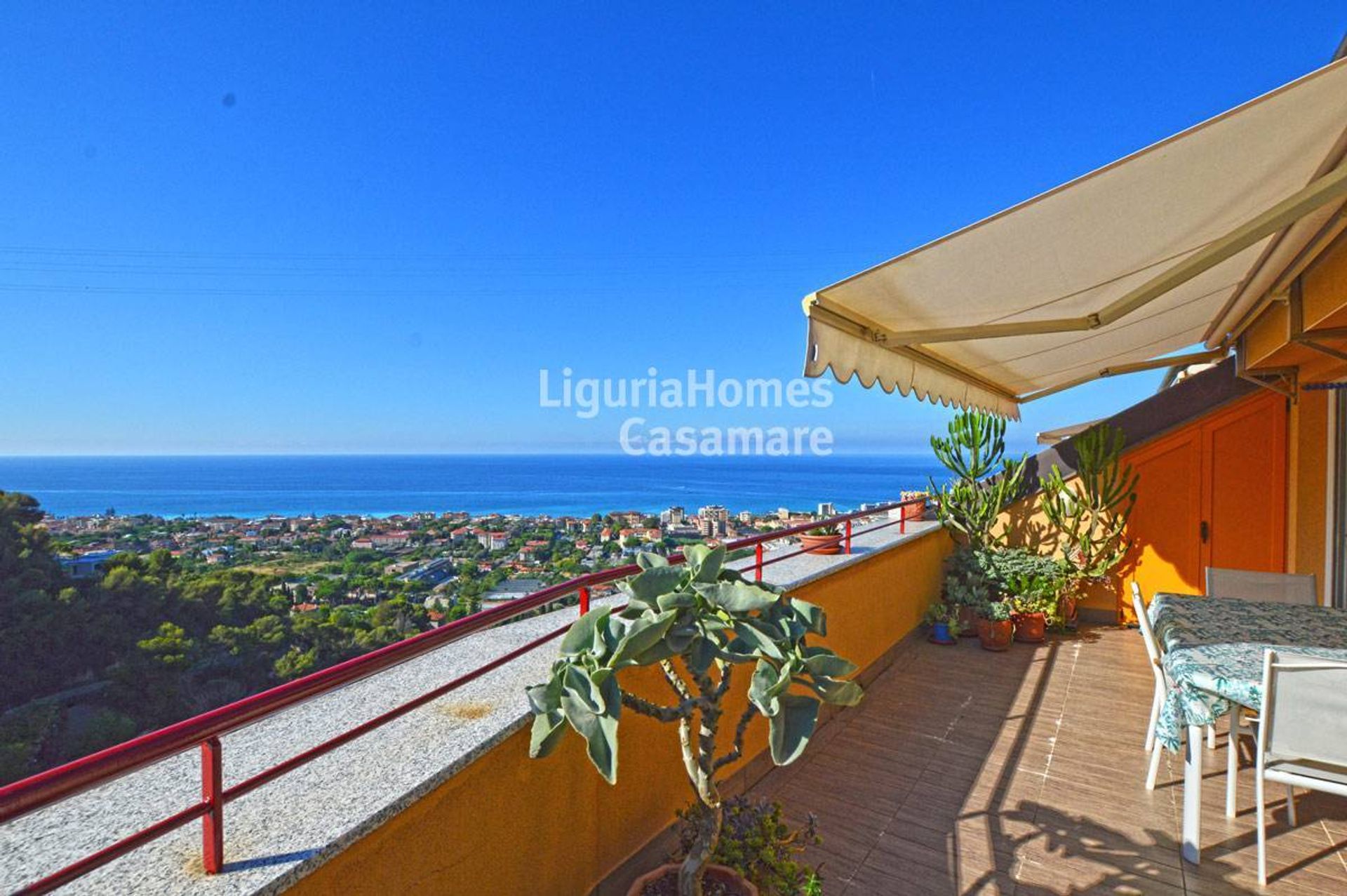 Condominium in Vallecrosia, Liguria 10998501