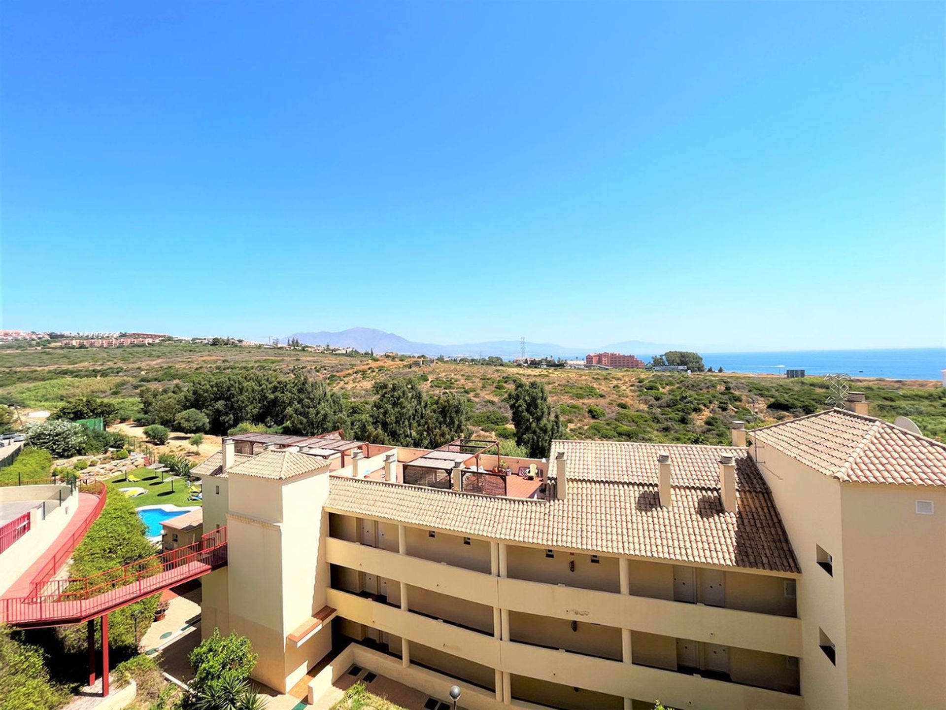 Condominio en Puerto de la Duquesa, Andalusia 10998672