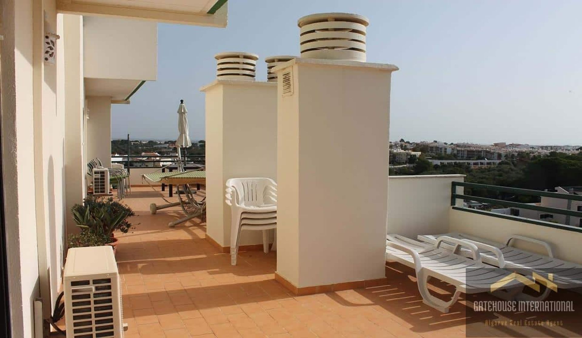 Condominium in Alvor, Faro 10998817