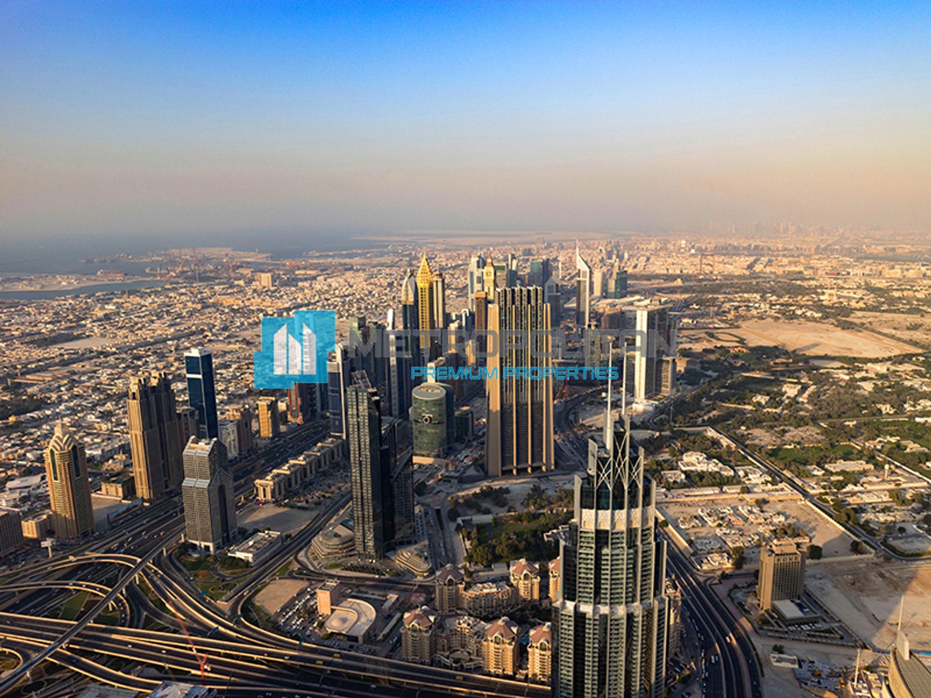 Commercial in Dubai, Dubai 10999030