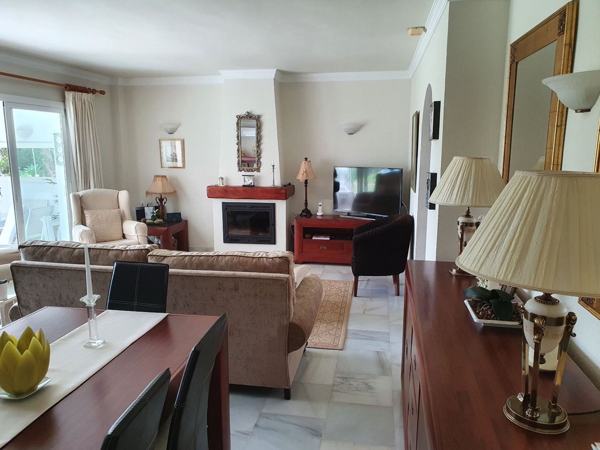 Condominium dans San Pedro de Alcántara, Andalousie 10999378