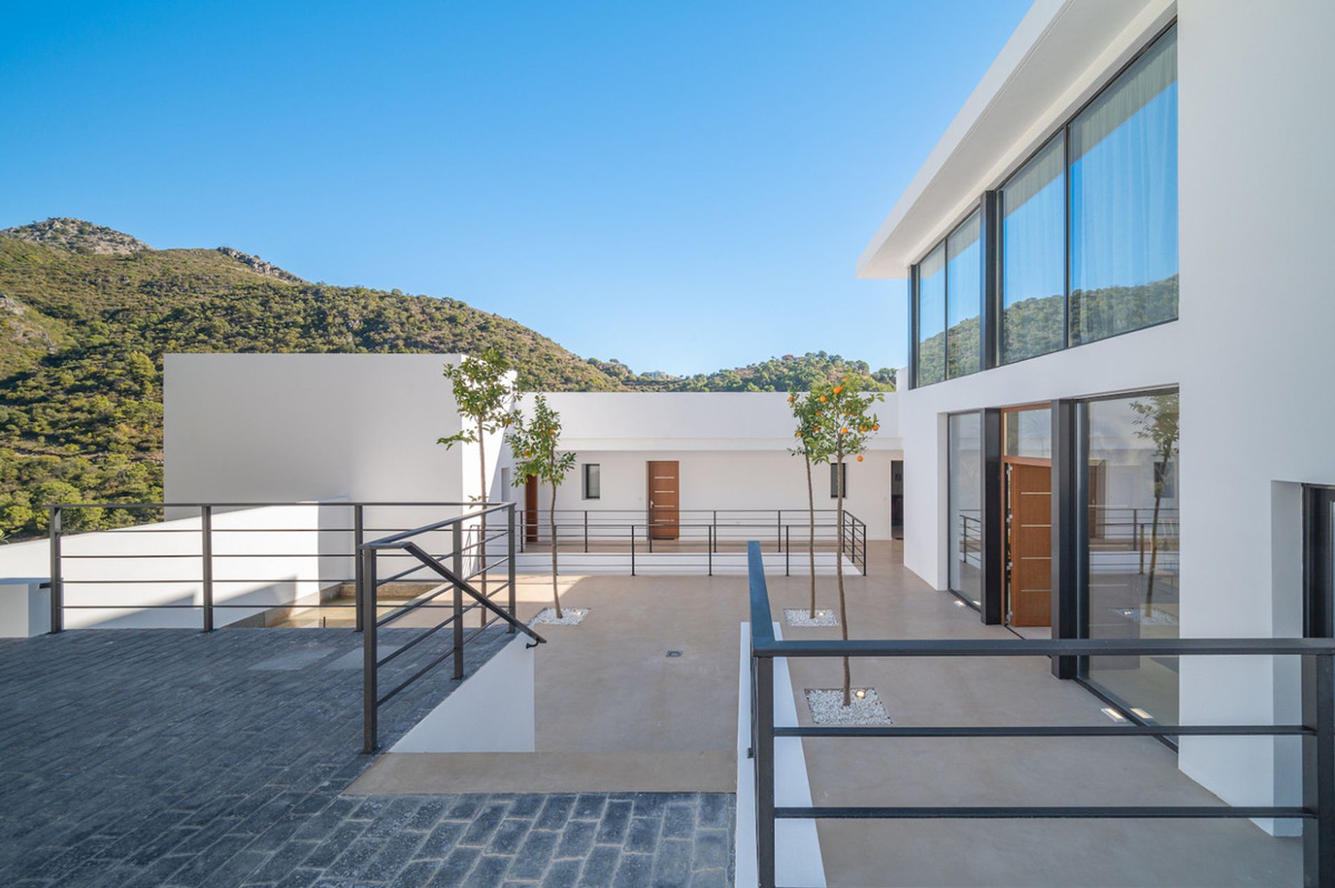 House in Benahavís, Andalusia 10999444