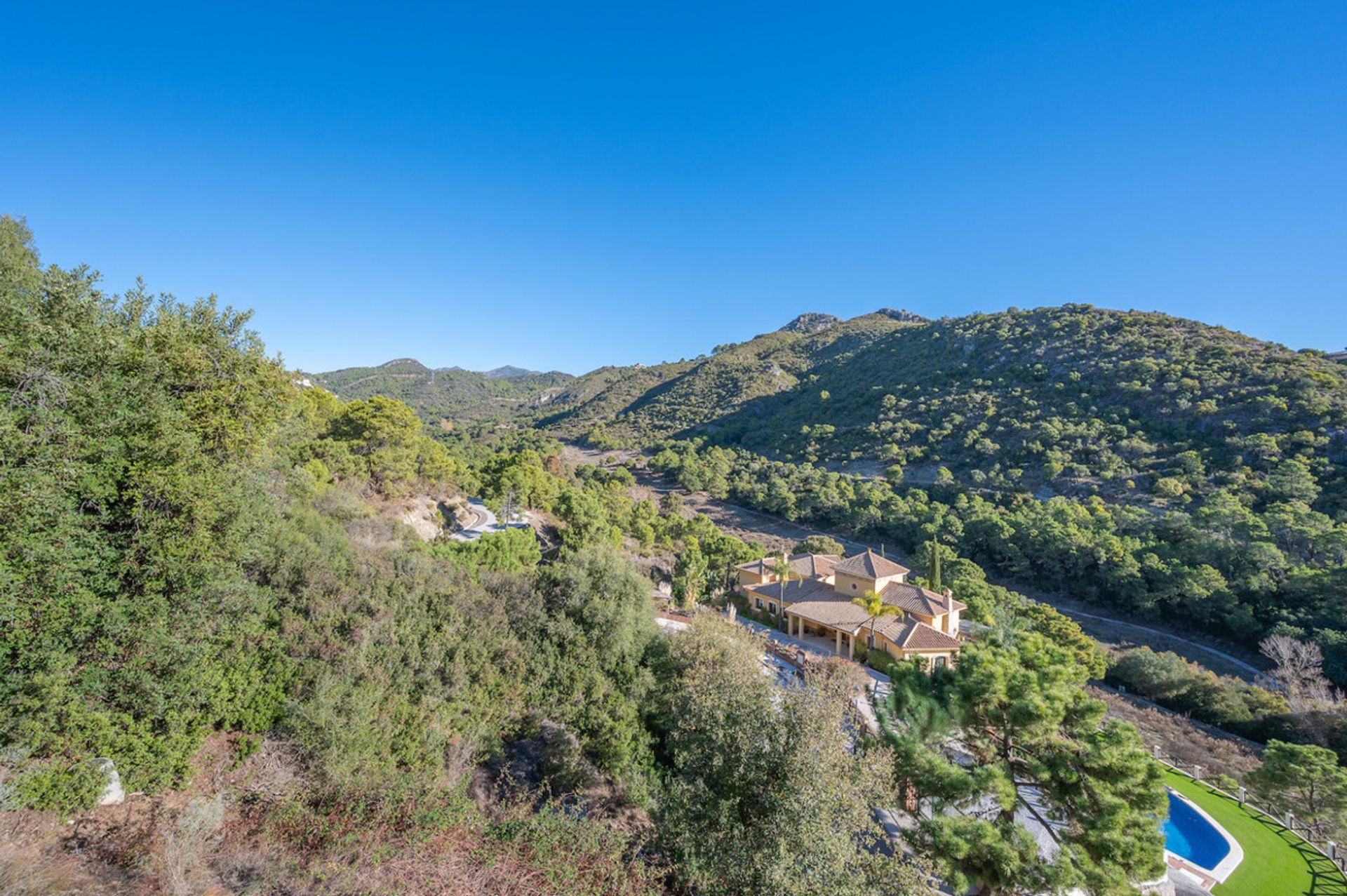 rumah dalam Benahavís, Andalusia 10999444