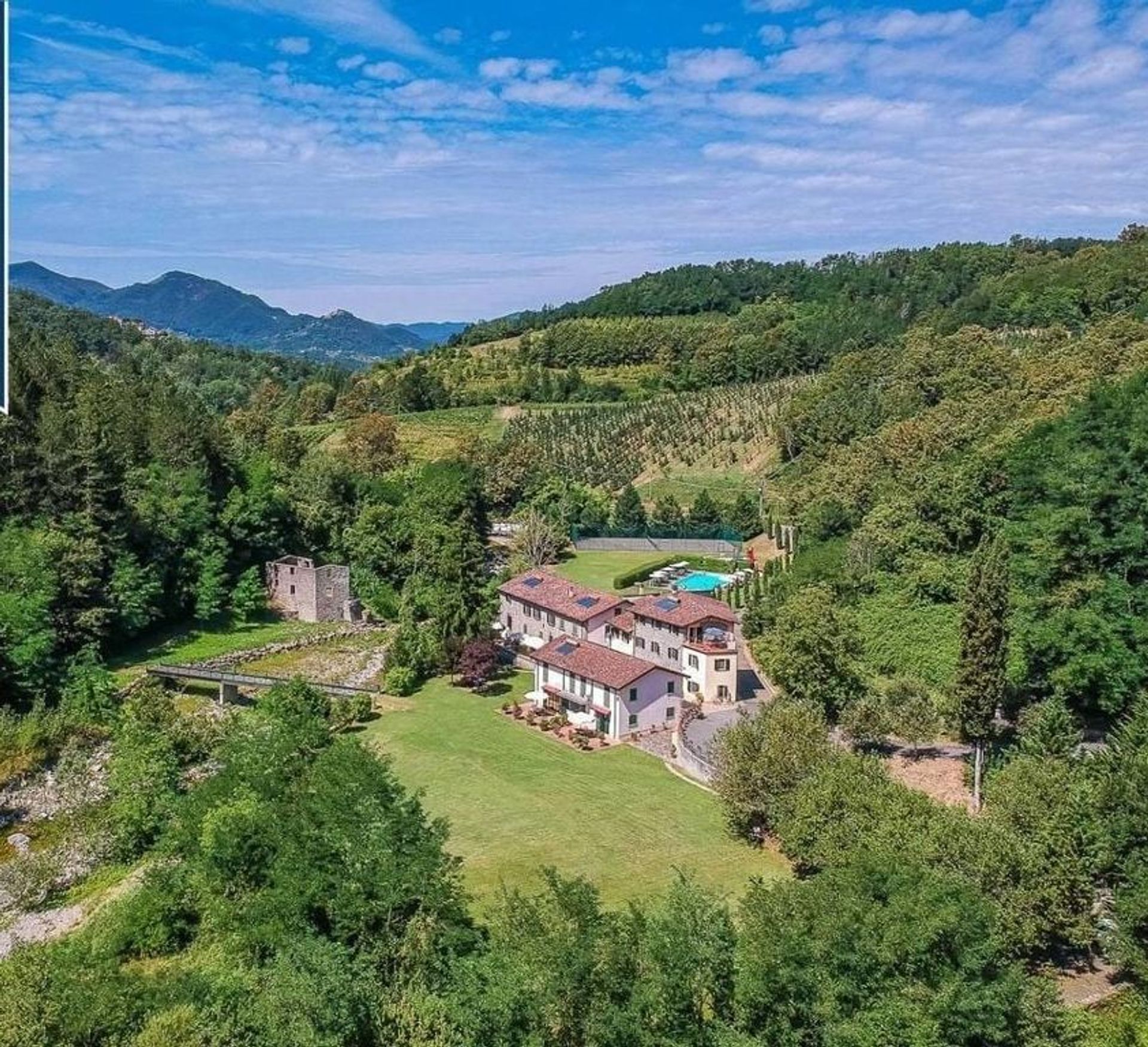 بيت في Fosdinovo, Tuscany 10999703