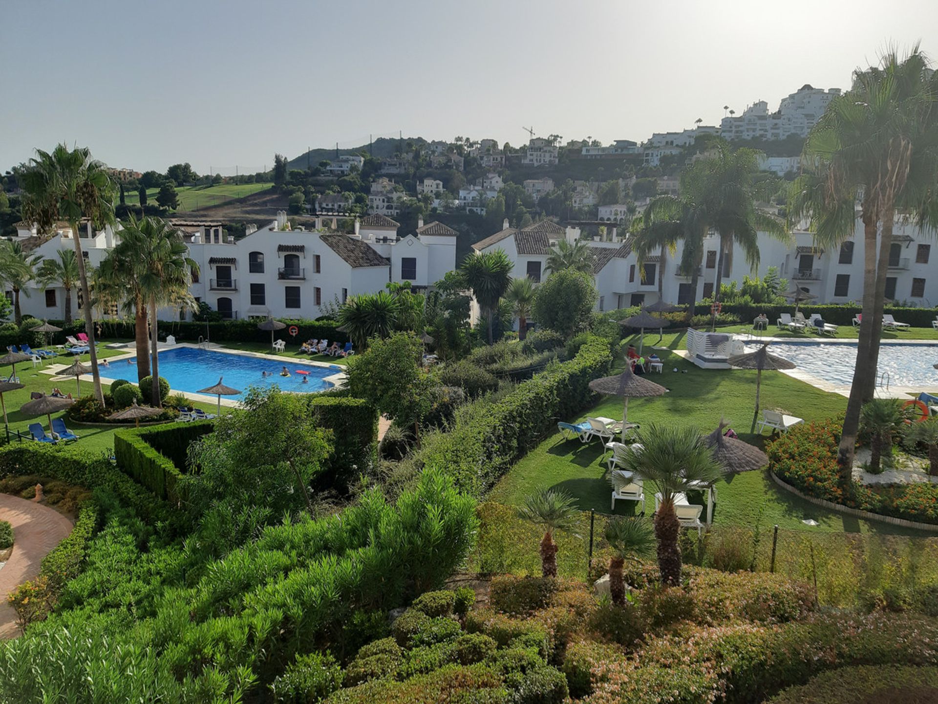 Condominium in Benahavis, Andalusië 10999822