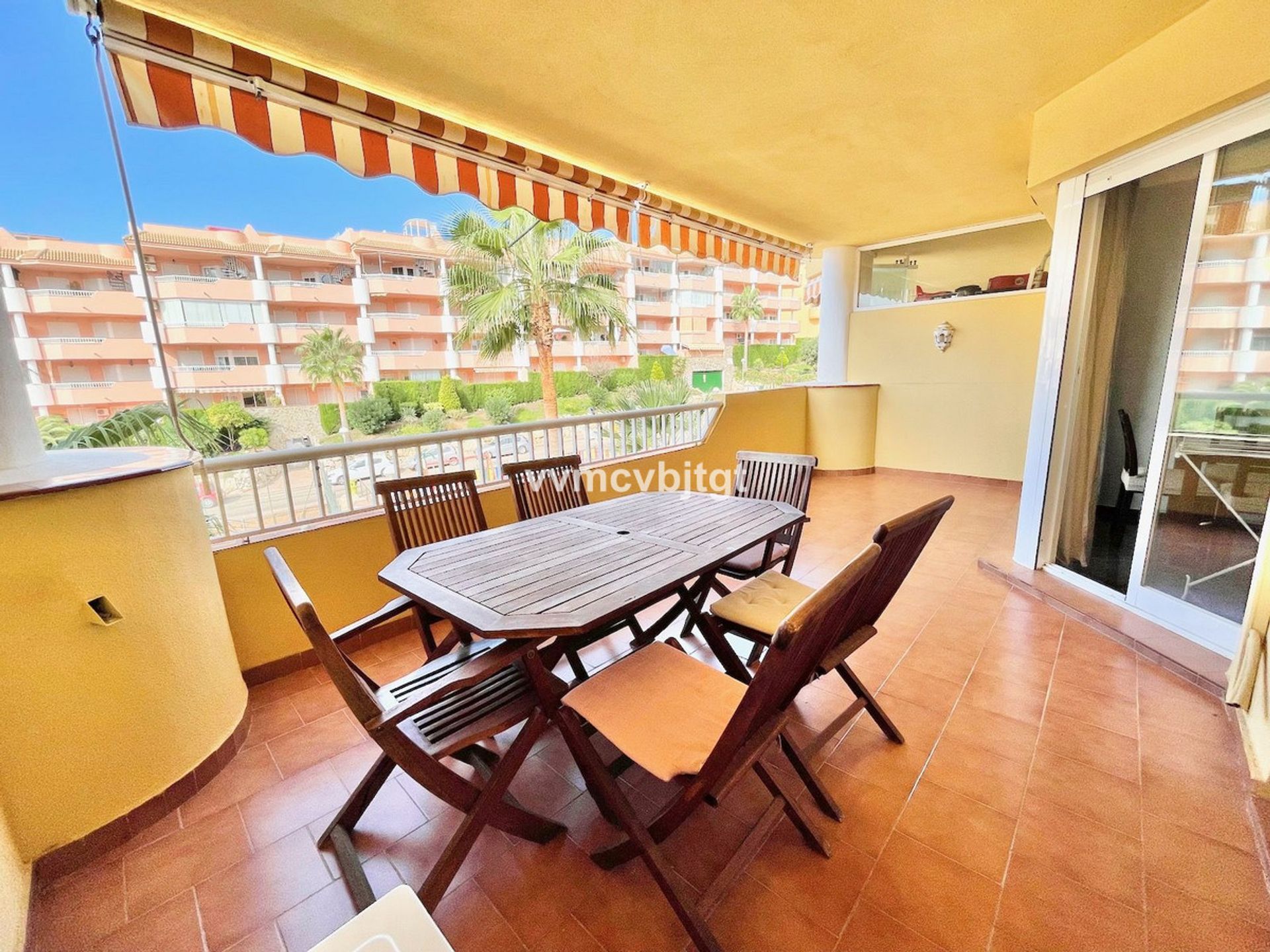 Condominium dans Fuengirola, Andalucía 11000189