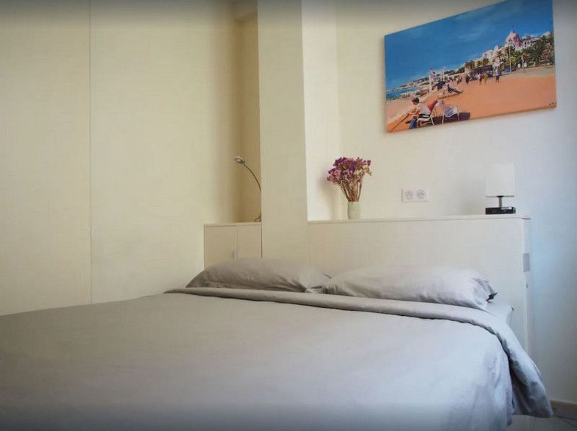 Condominium in Nice, Provence-Alpes-Cote d'Azur 11000449