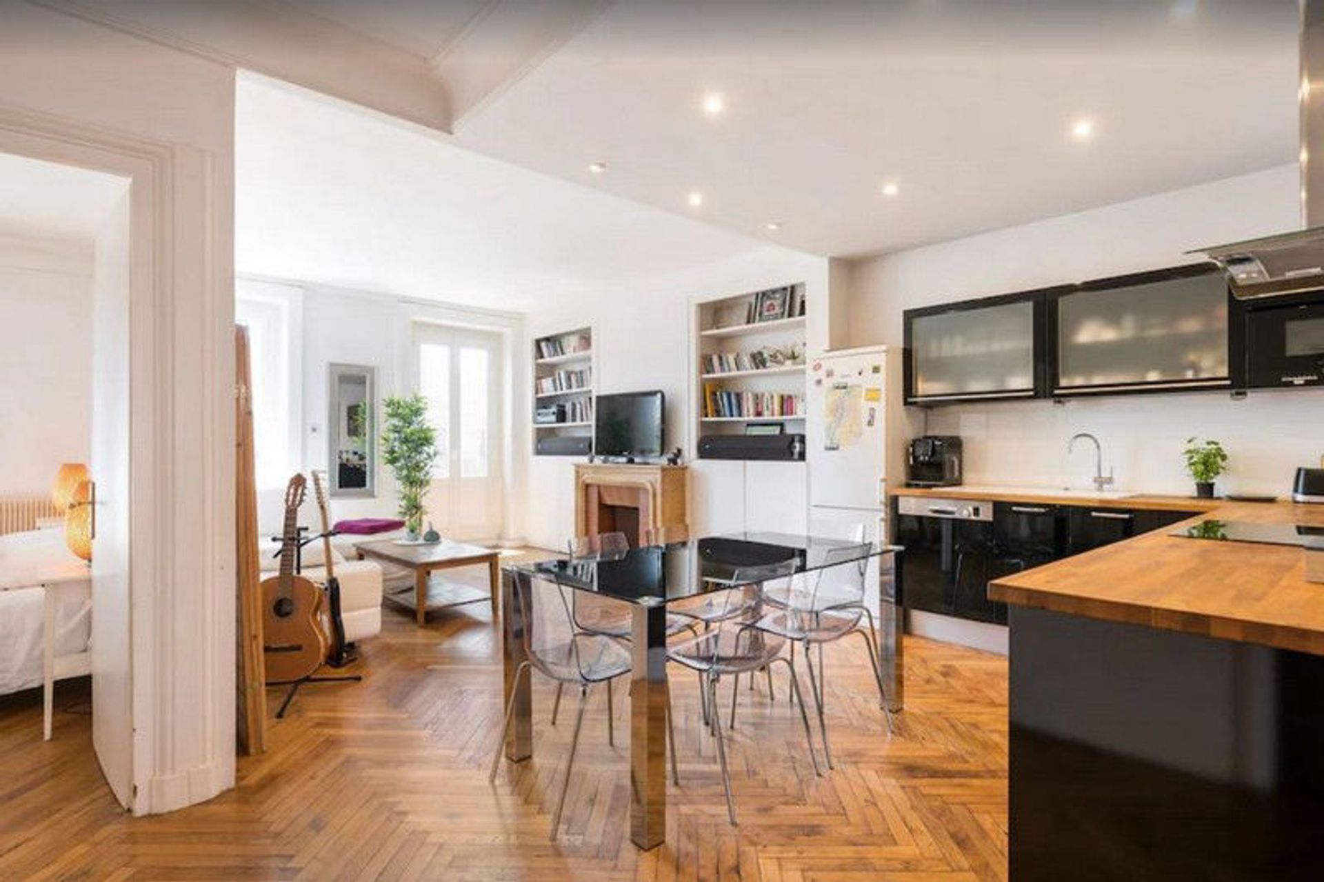 Condominium in Lyon, Auvergne-Rhône-Alpes 11000479