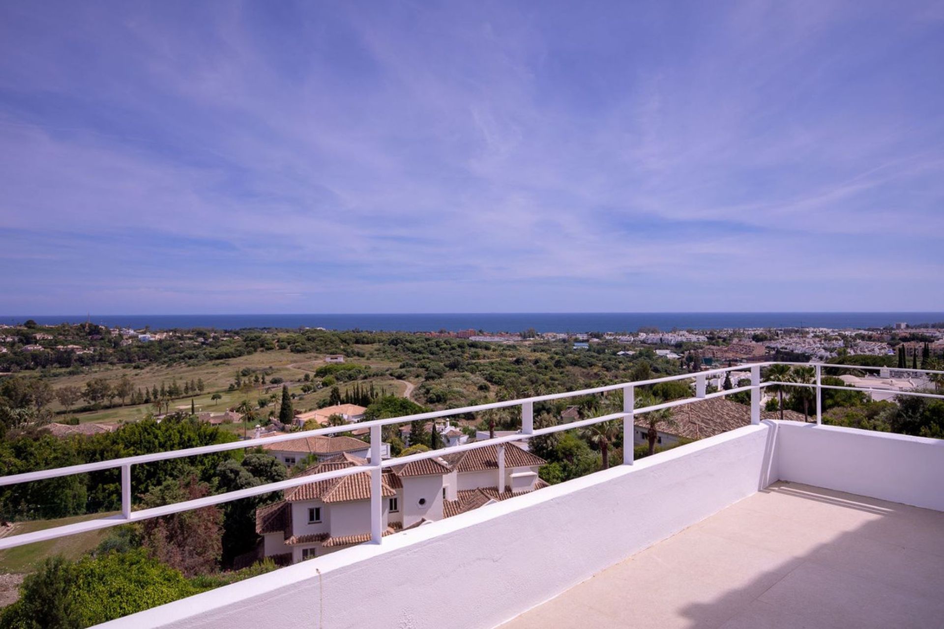 House in El Paraíso, Andalucía 11000800