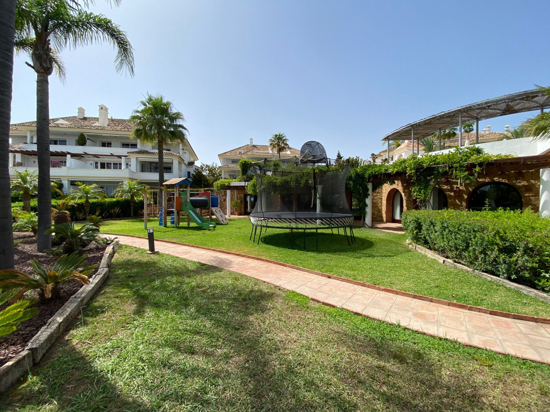 Haus im Marbella, Andalucía 11000951