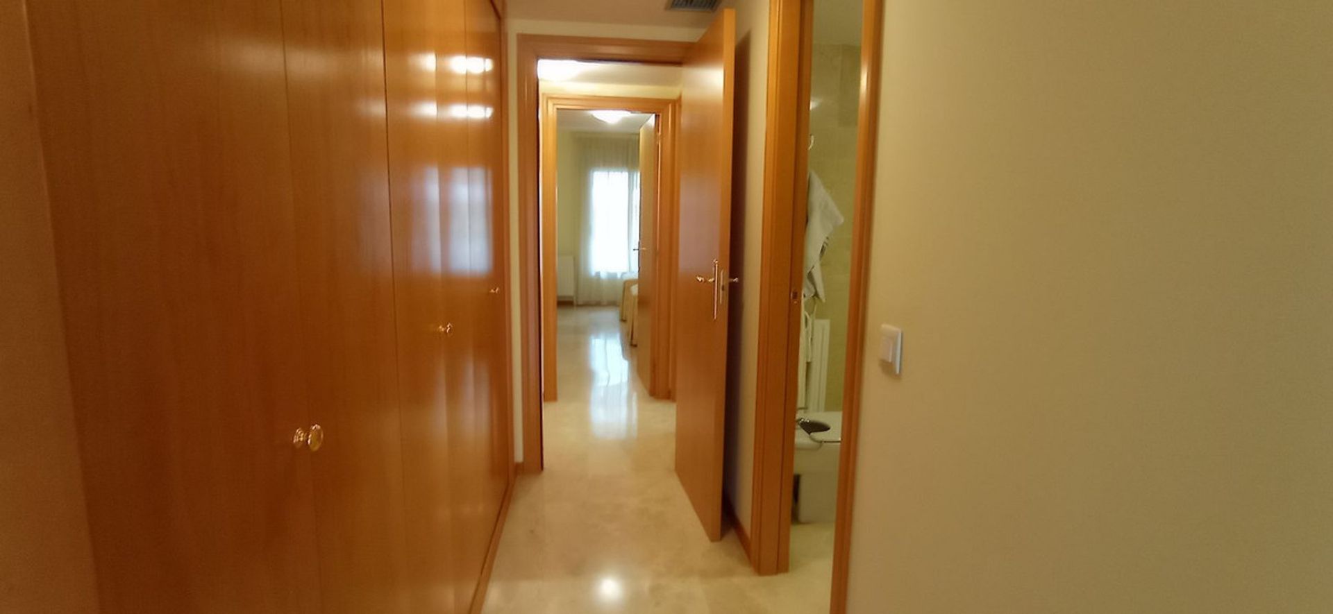 Condominium in San Pedro de Alcántara, Andalusië 11001054