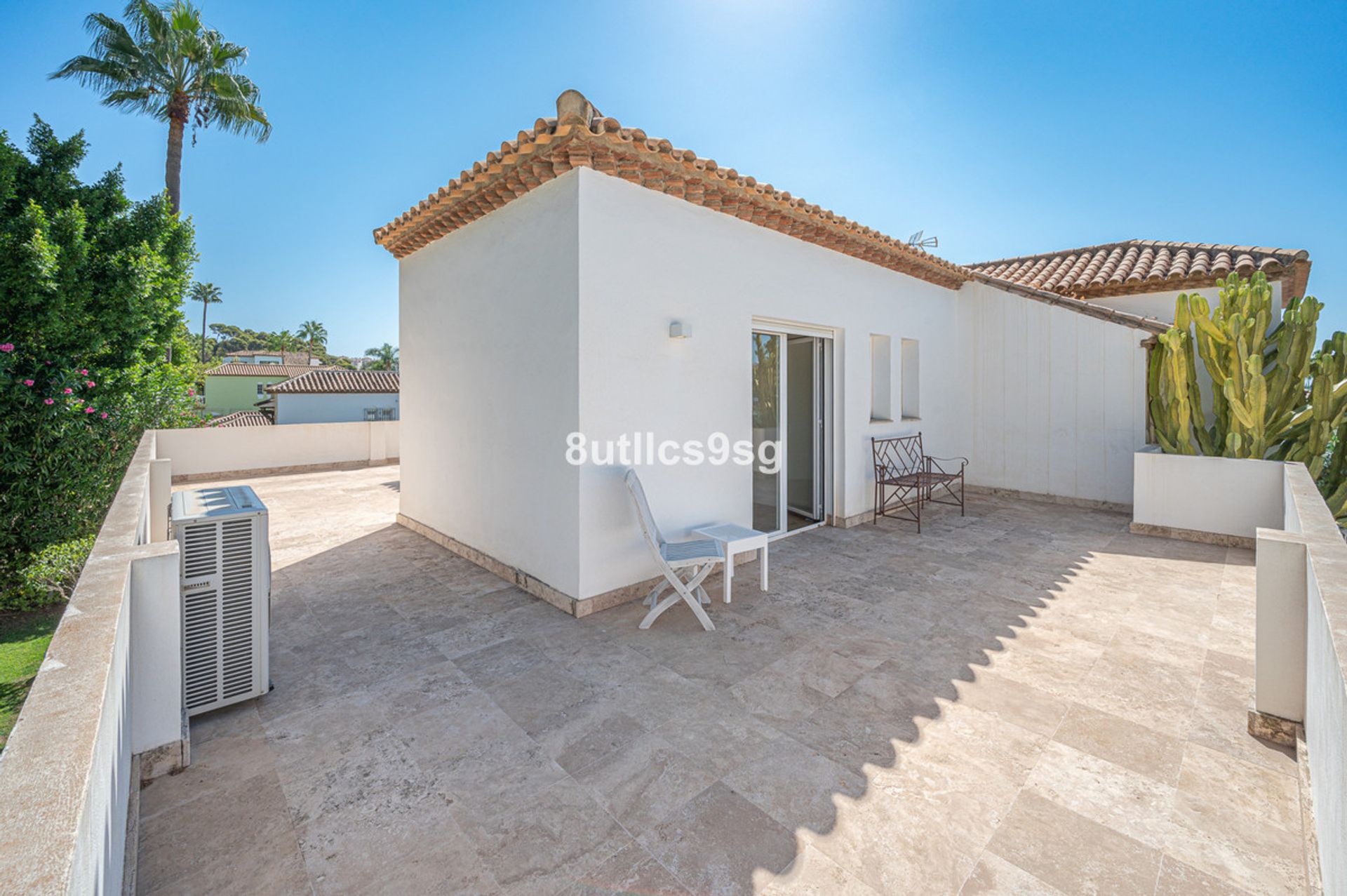 rumah dalam Marbella, Andalucía 11001108