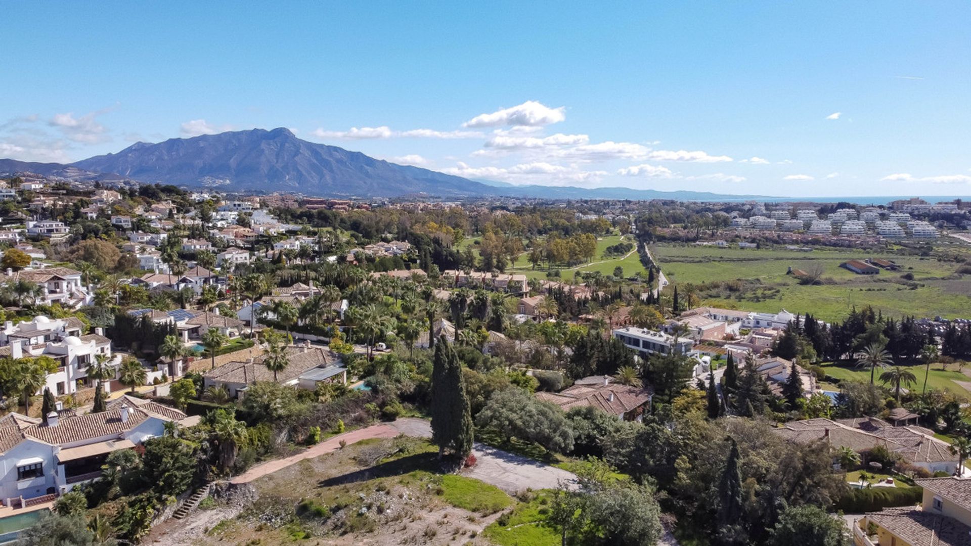 房子 在 El Paraíso, Andalusia 11001562