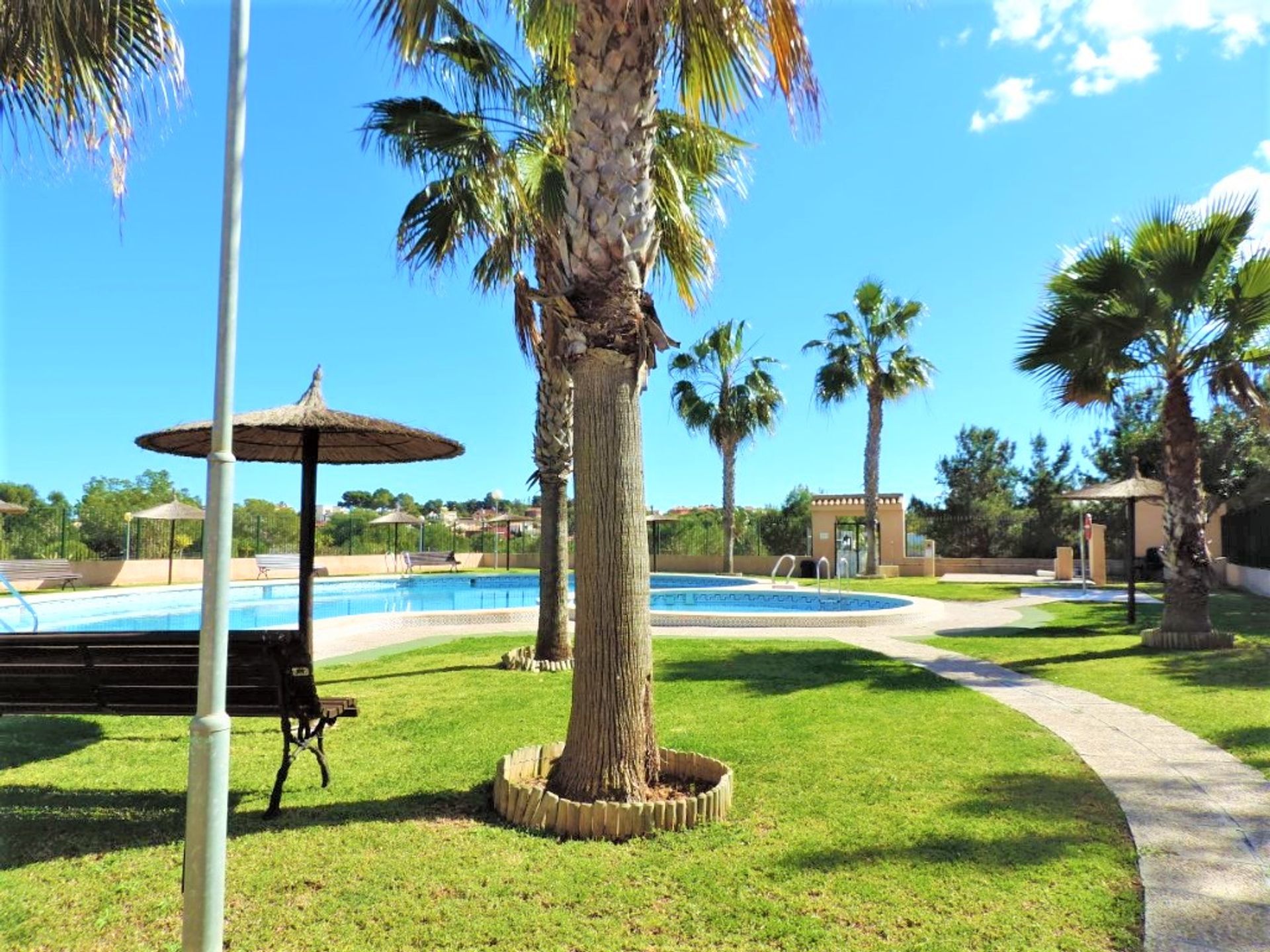 Condominium in Campoamor, Valencia 11001578