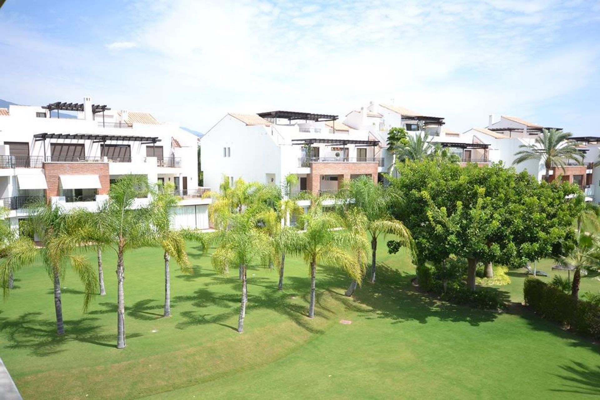 Condominium in San Pedro de Alcántara, Andalusië 11002927