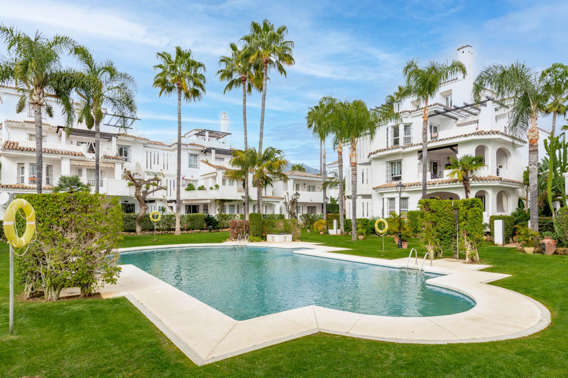 Condominium in Marbella, Andalucía 11003144