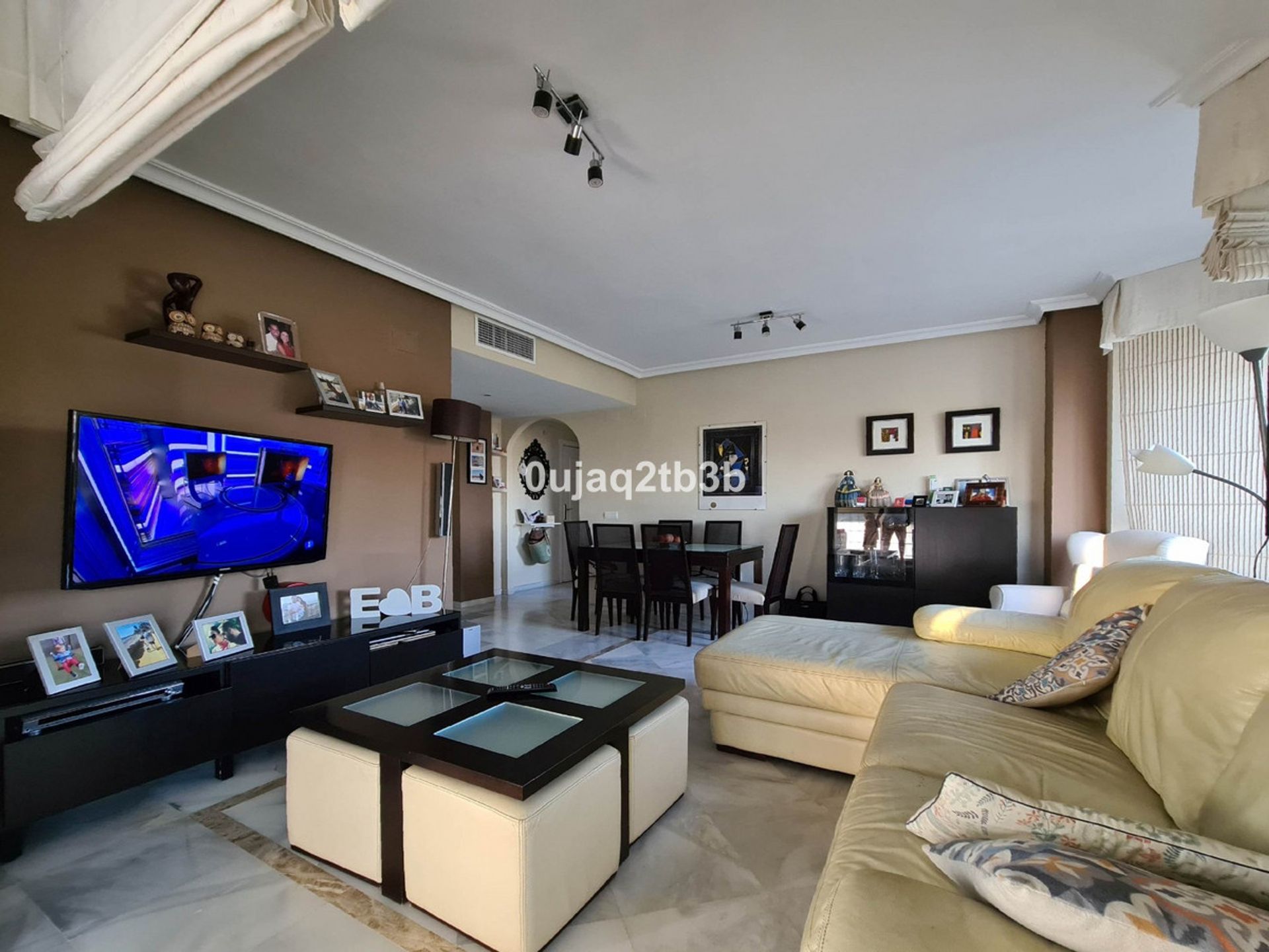 Condominium in Marbella, Andalucía 11003501