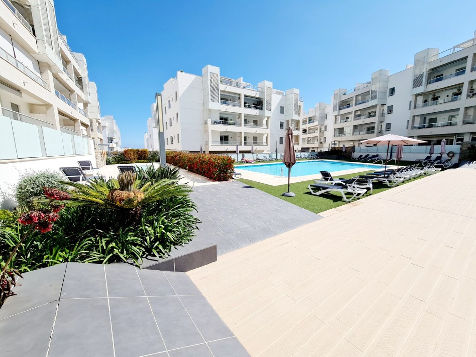 Condominium in San Pedro de Alcantara, Andalusia 11003614