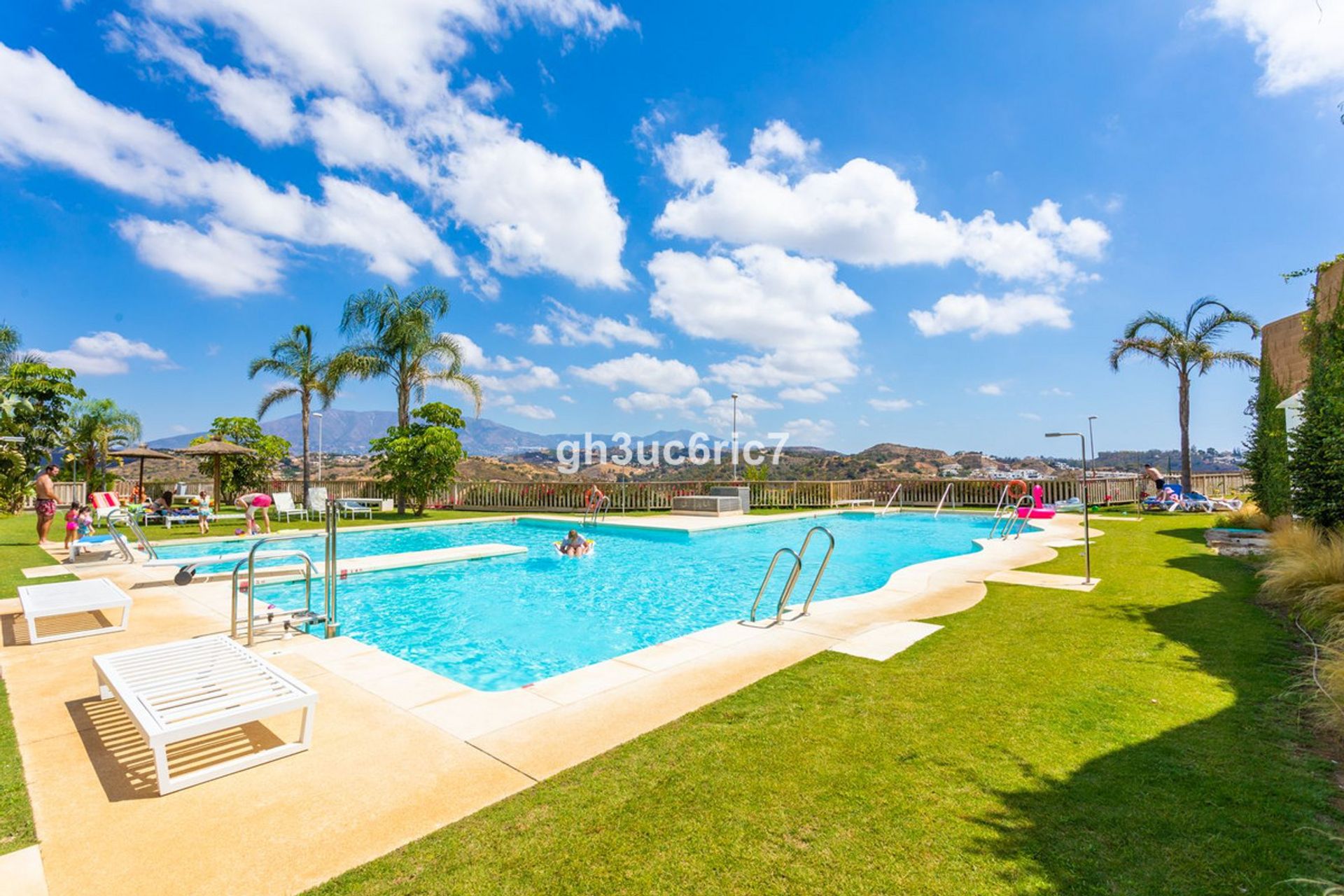 Condominio nel Fuengirola, Andalusia 11003868