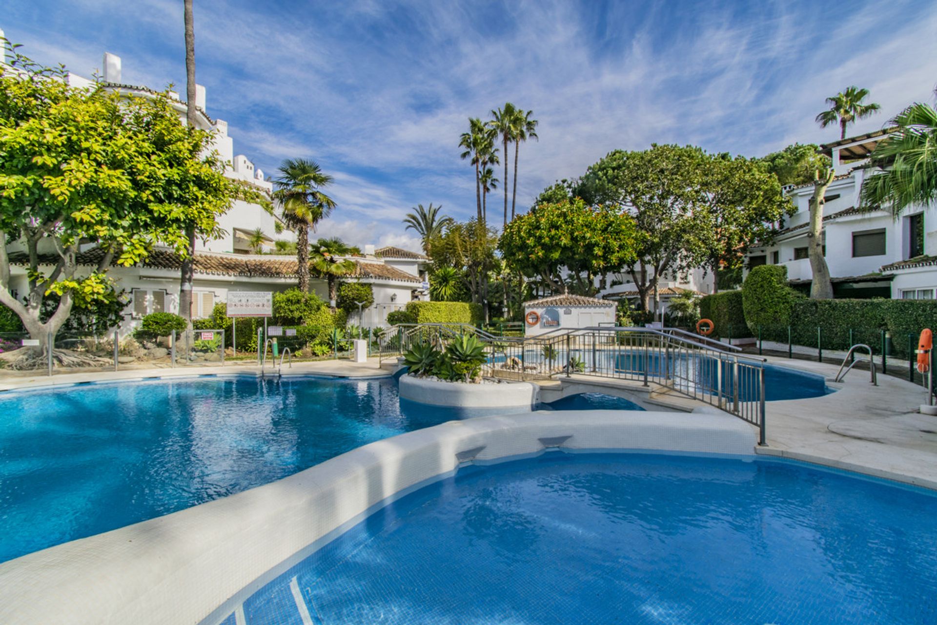 Condominio en Marbella, Andalucía 11004113