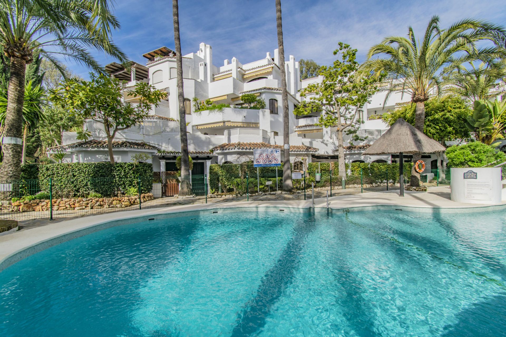 Condominio en Marbella, Andalucía 11004113