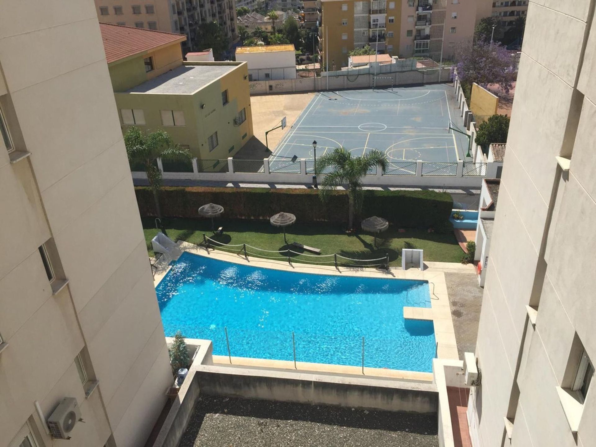 Condominium in Fuengirola, Andalucía 11004191