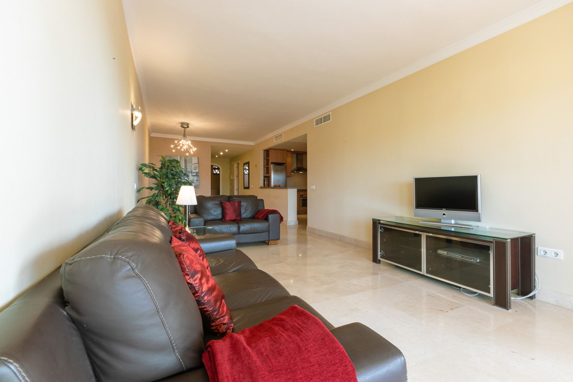 Condominium in Marbella, Andalucía 11004525