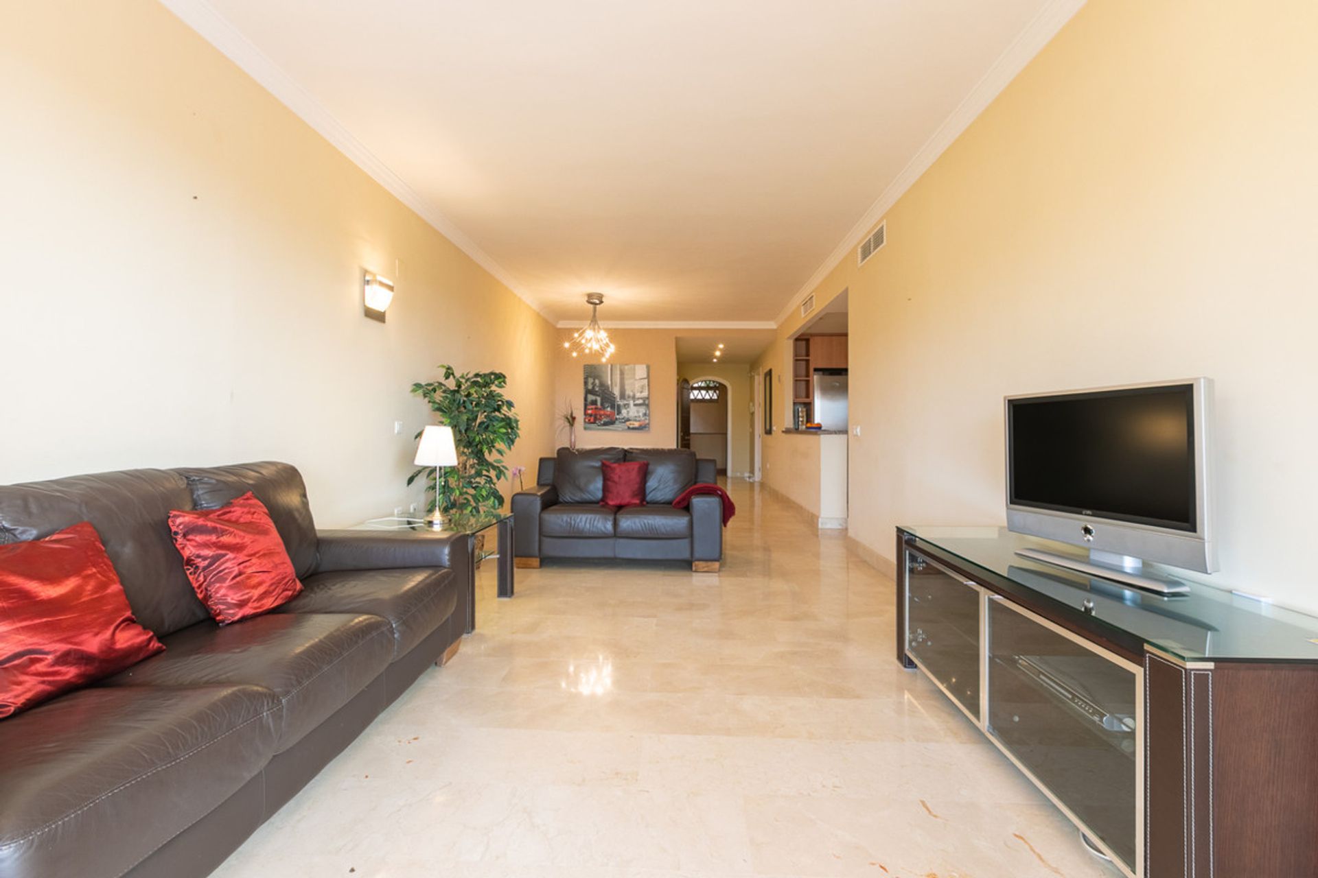 Condominium in Marbella, Andalucía 11004525