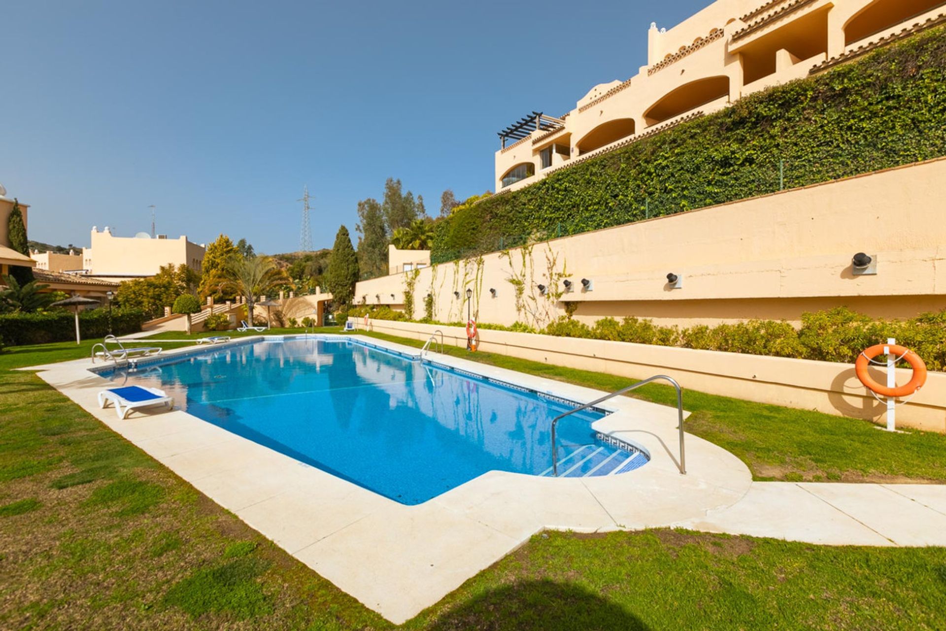 Condominium in Marbella, Andalucía 11004525