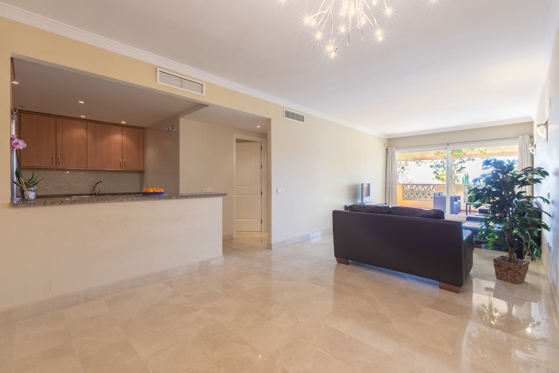 Condominium in Marbella, Andalucía 11004525