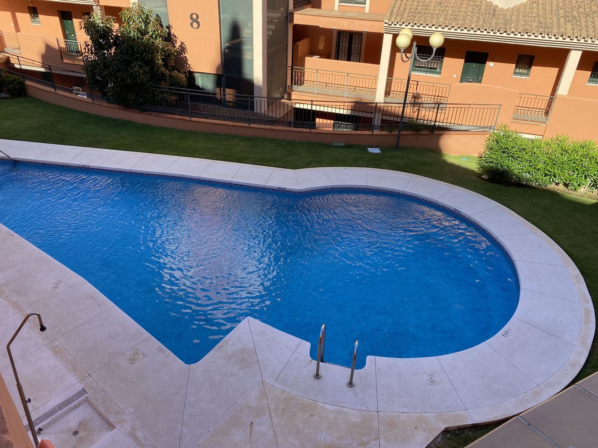 Condominium in Marbella, Andalucía 11004556