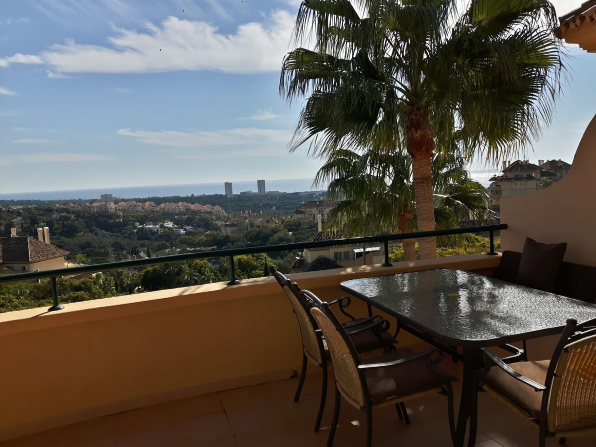 Condominium in Marbella, Andalucía 11004578