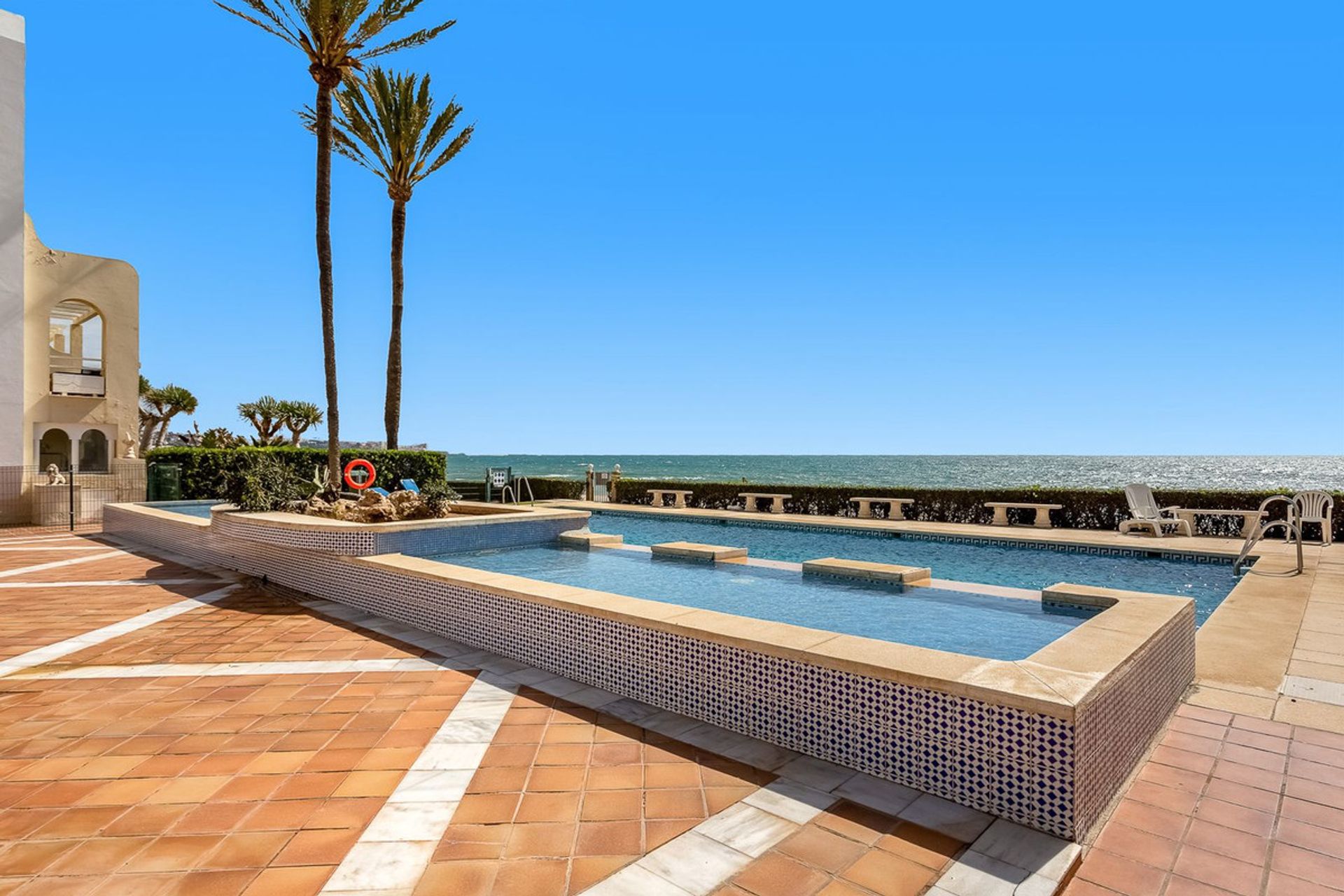 Condominio en Estepona, Andalucía 11004631