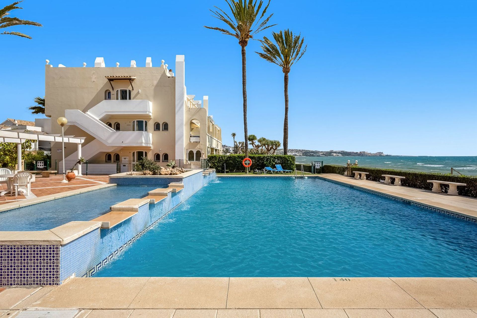 Condominio en Estepona, Andalucía 11004631