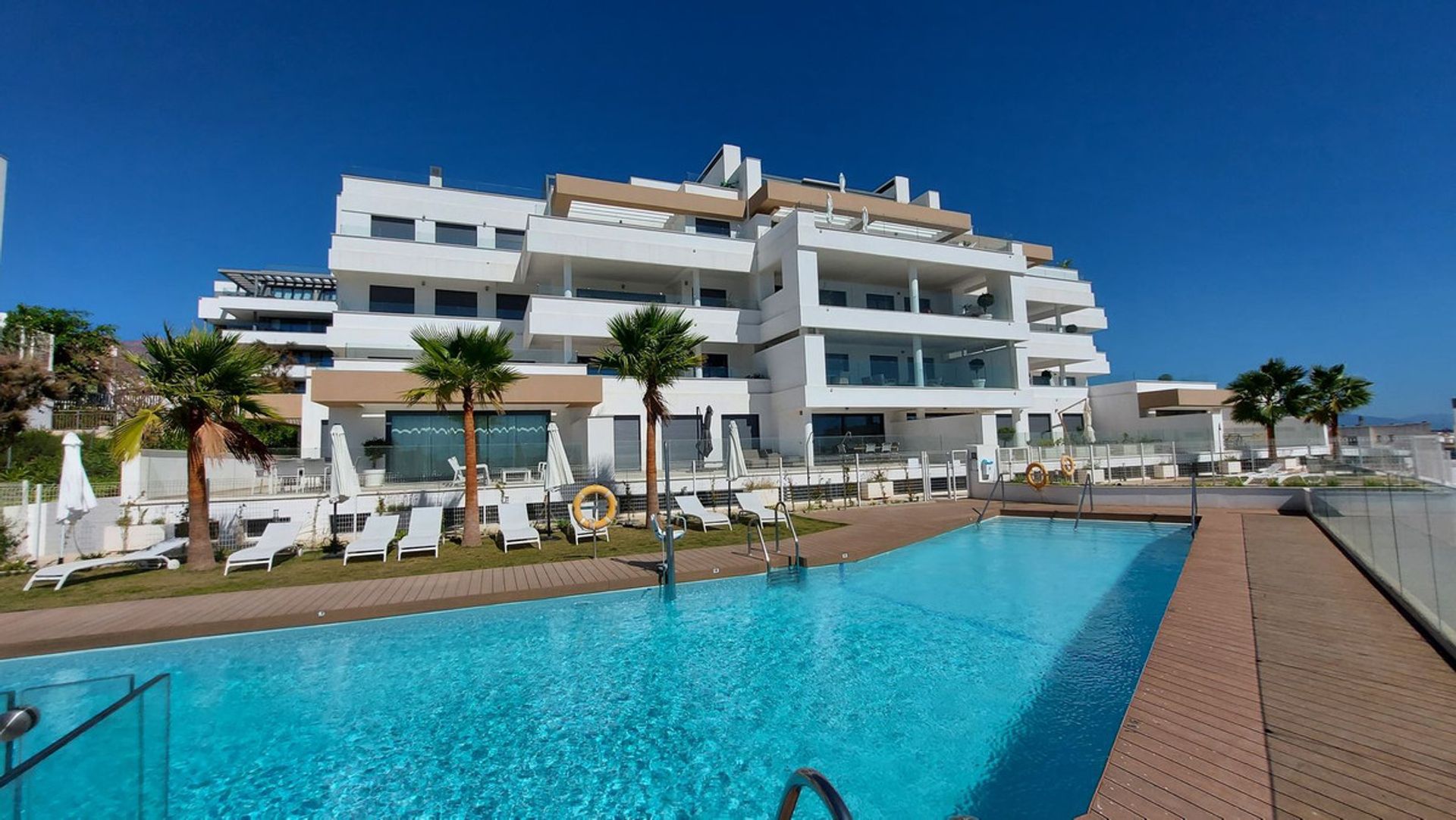 Condominium in Estepona, Andalusië 11004635