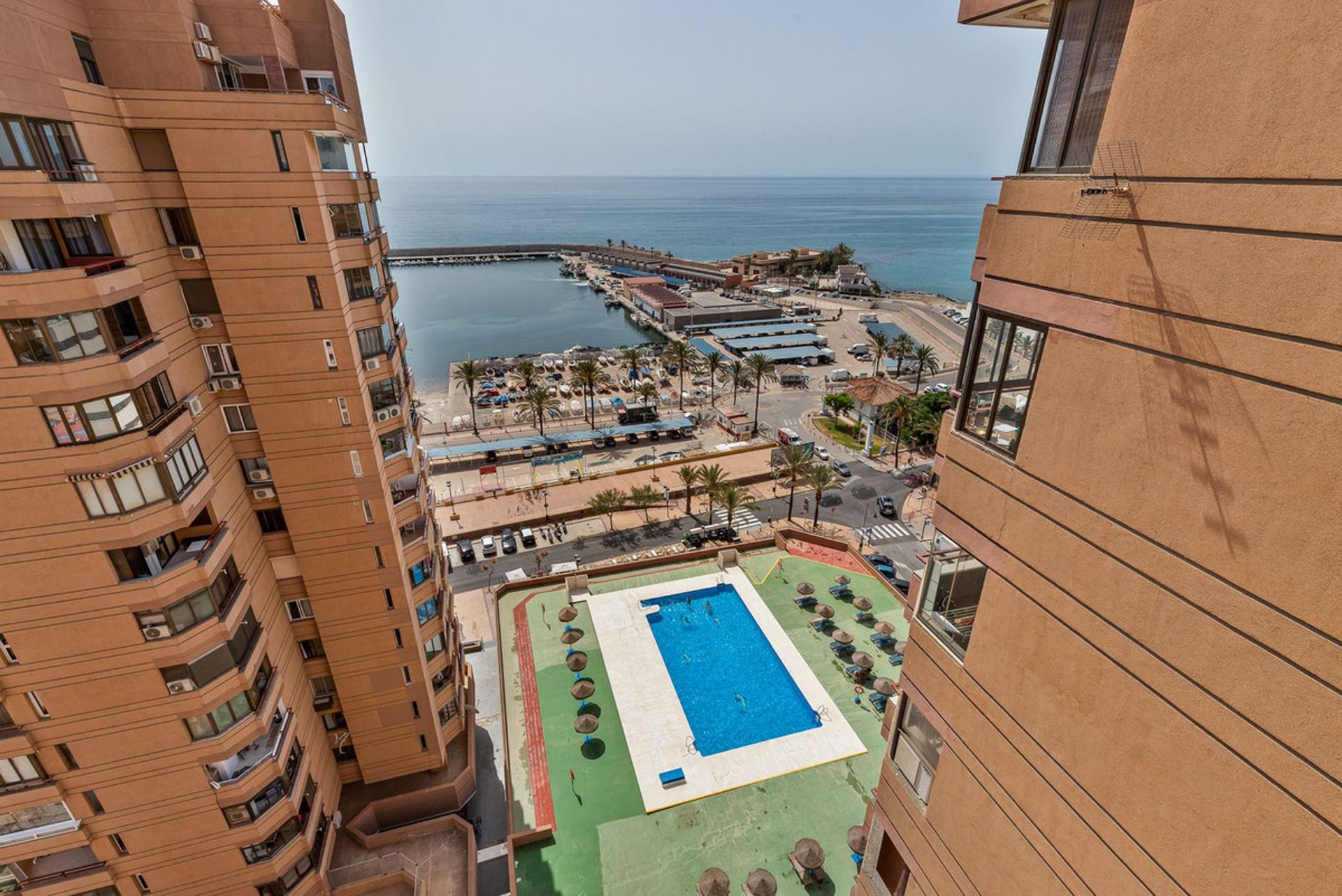 Condominium in Fuengirola, Andalucía 11004863