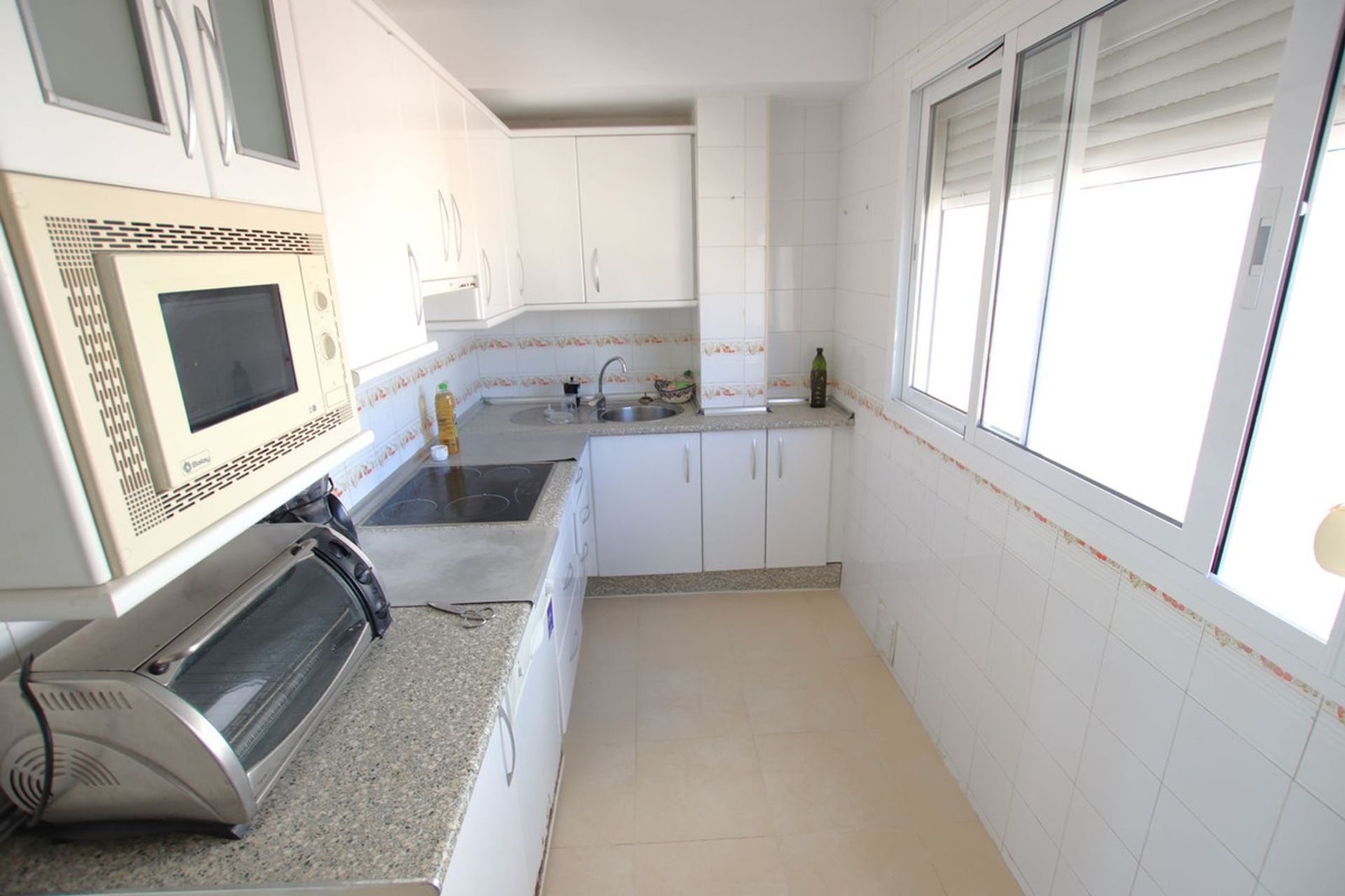 Condominium in Fuengirola, Andalucía 11004868