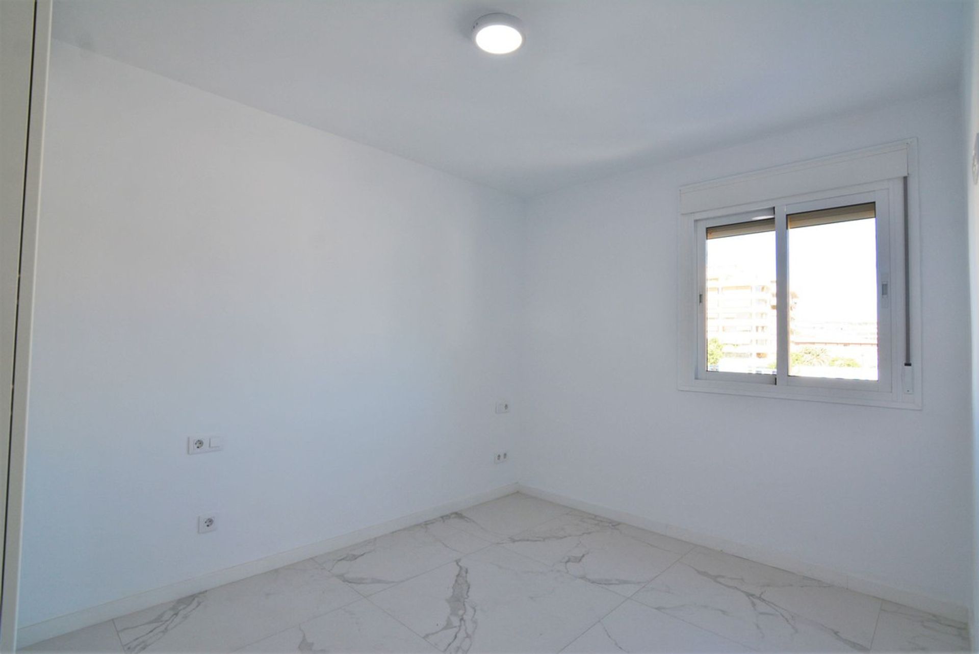 Condominium dans Fuengirola, Andalucía 11004888