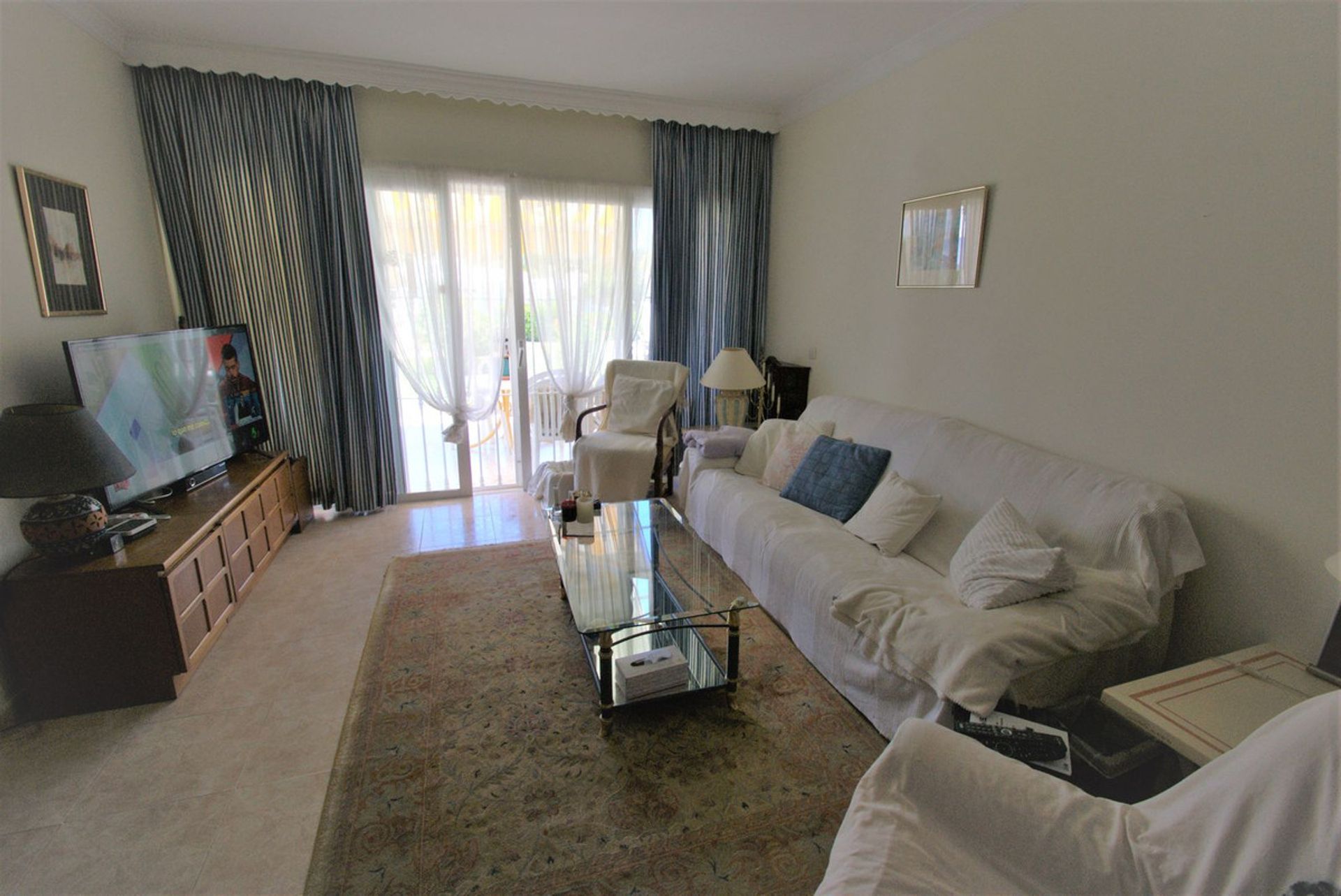 Condominium in Marbella, Andalusia 11005856