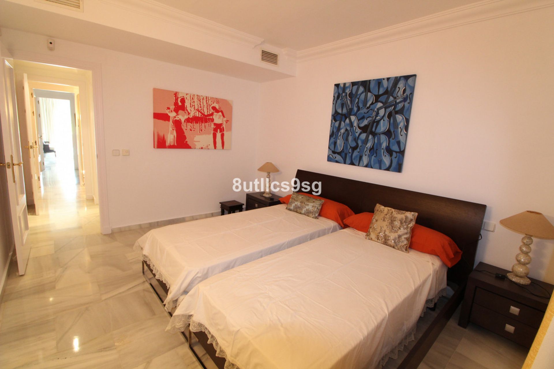 Condominium in Marbella, Andalucía 11006126