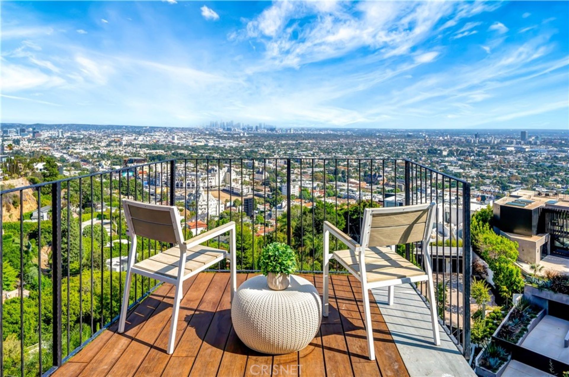 Condominium in Los Angeles, California 11007414