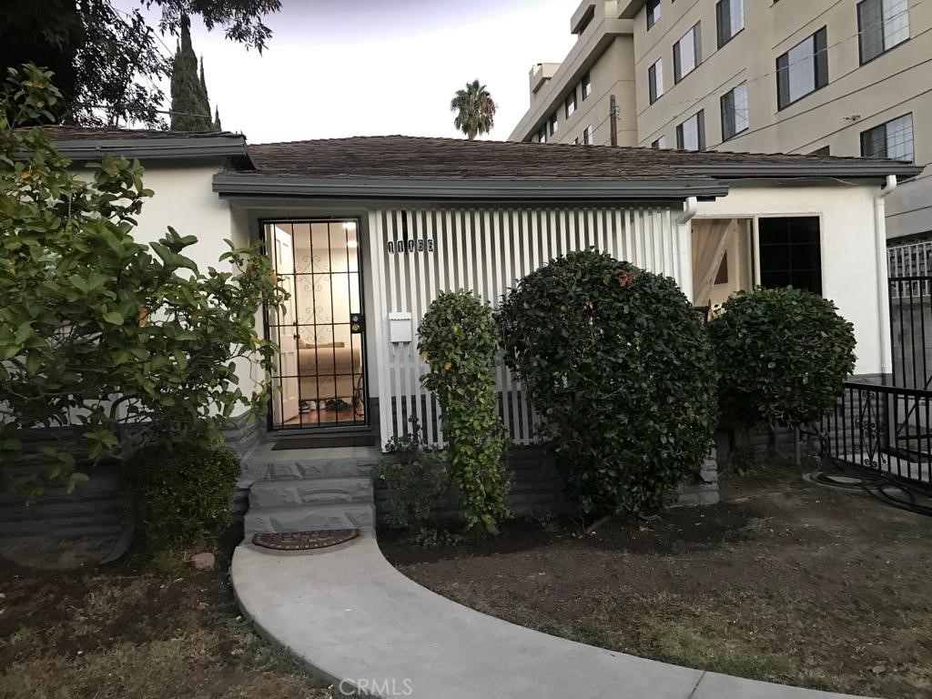 Condominium in Culver City, California 11009378