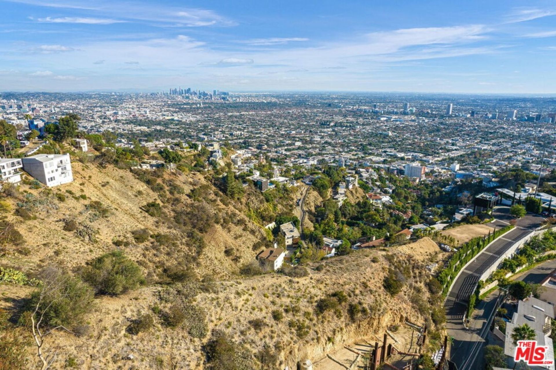 Condominium in Los Angeles, California 11009522