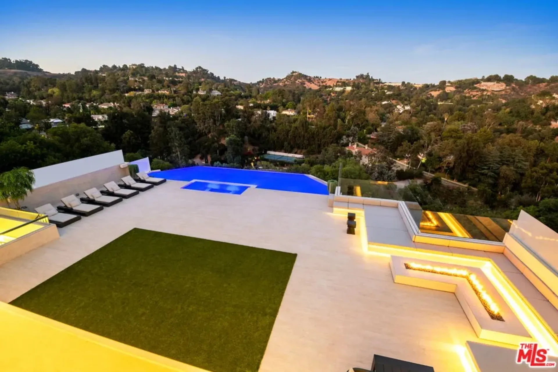 Condominium in Beverly Hills, Californië 11013603