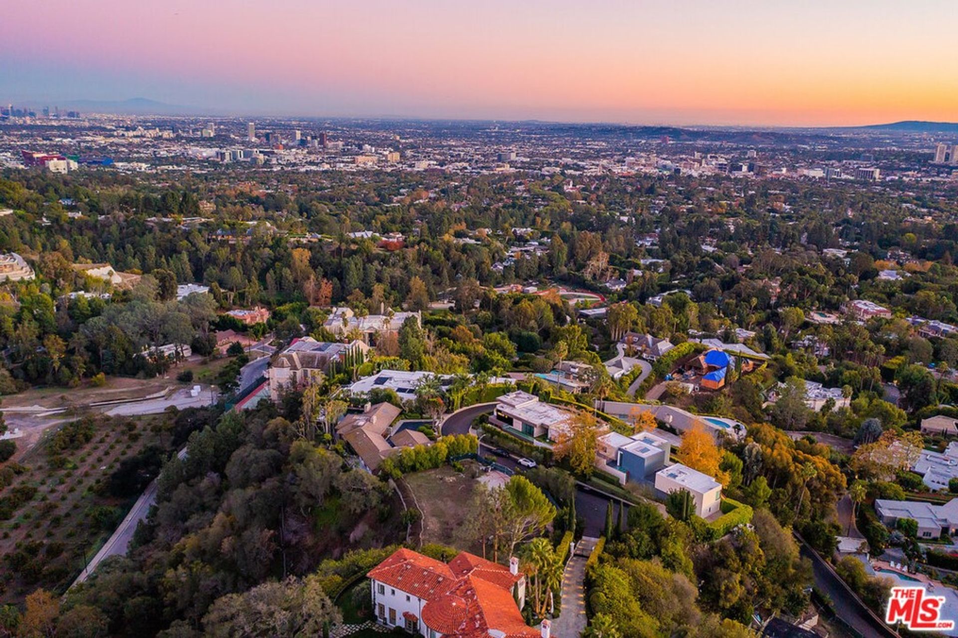 Condominium in Beverly Hills, California 11013921