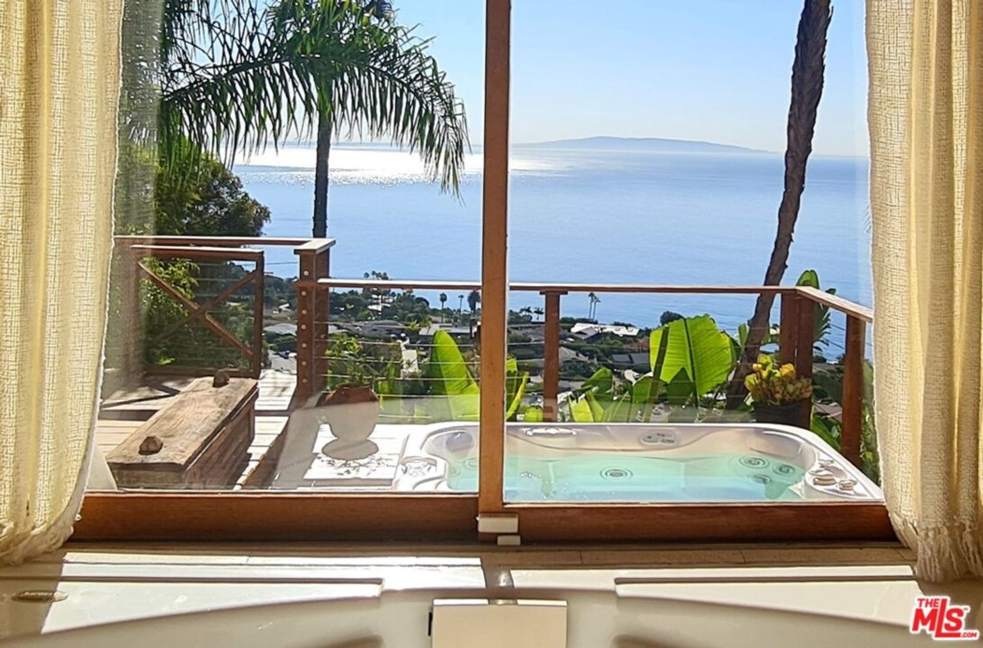 Condominium in Malibu, California 11014047