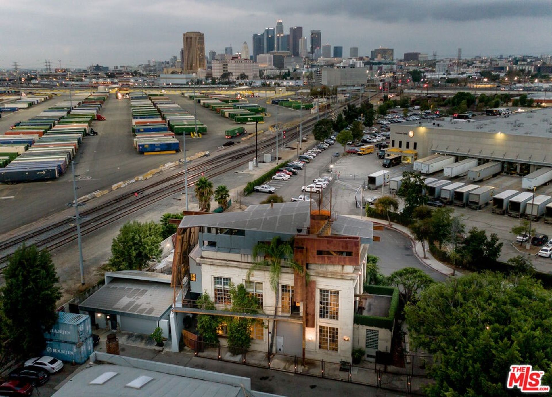 Condominium in Los Angeles, California 11014155